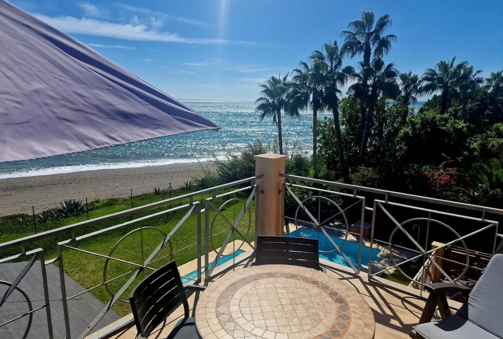kontakty Exclusive Beachfront Penthouse